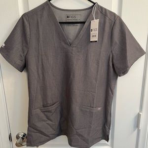 Figs Casma™ Three-Pocket Gray Scrub Top Size M